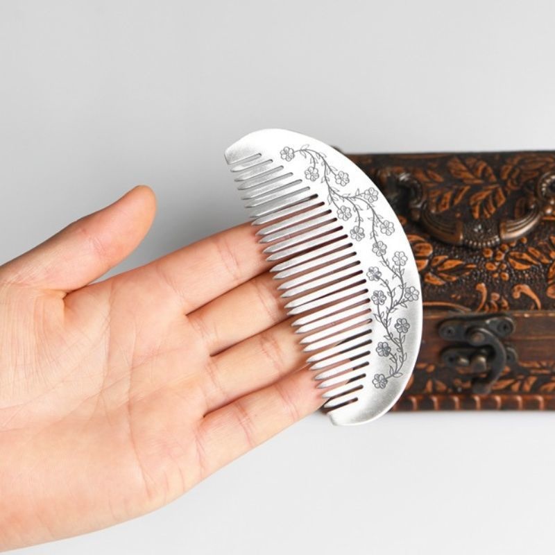 梅の花の彫刻櫛 - 日常のヘアケアに華やかさと品質をプラスK105