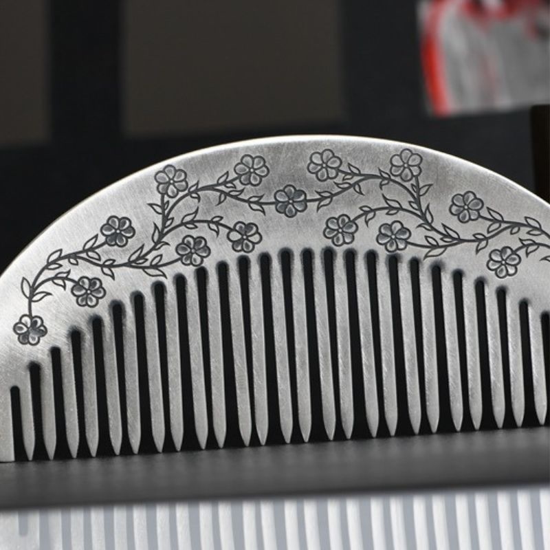 梅の花の彫刻櫛 - 日常のヘアケアに華やかさと品質をプラスK105