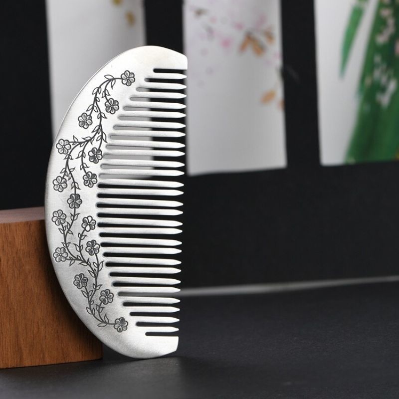 梅の花の彫刻櫛 - 日常のヘアケアに華やかさと品質をプラスK105