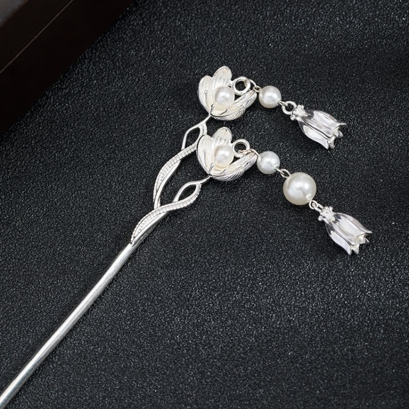 スズランモチーフのかんざし - 華やかさを演出するヘアアクセサリーK118