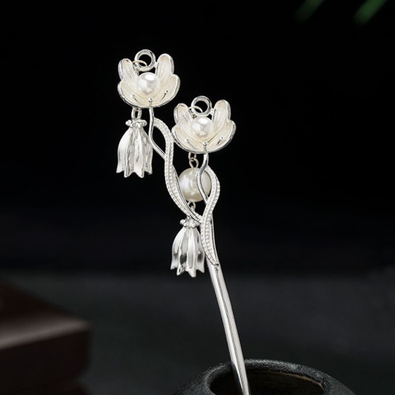 スズランモチーフのかんざし - 華やかさを演出するヘアアクセサリーK118