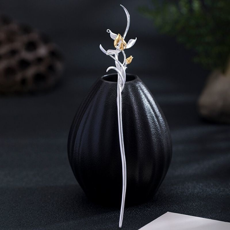 蘭の花のかんざし - 華麗な蘭の優美を楽しむヘアアクセサリーK121