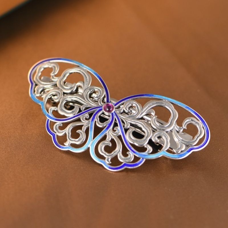 蝶々のバレッタ - 優雅な輝きと伝統が融合したヘアアクセサリーP131