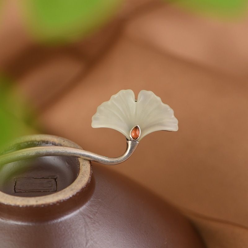 銀杏の葉のかんざし - 季節感溢れるデザインで華やかさ演出K098