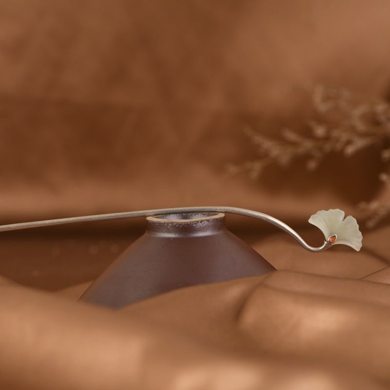 銀杏の葉のかんざし - 季節感溢れるデザインで華やかさ演出K098