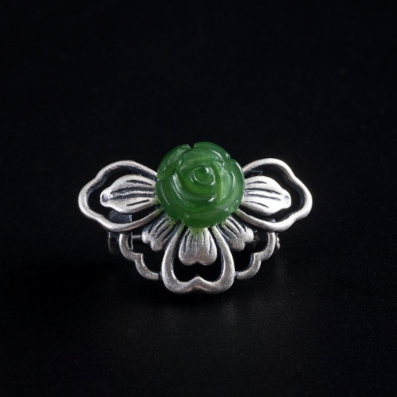 薔薇と蝶々シルバーブローチ - 優雅さと繊細さを引き立てる C039