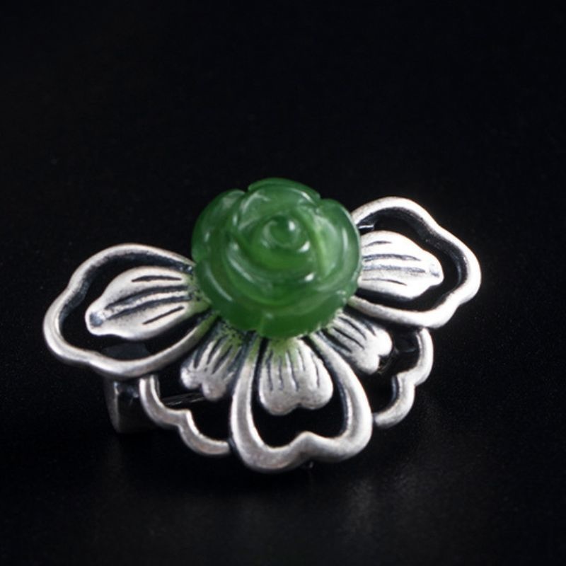 薔薇と蝶々シルバーブローチ - 優雅さと繊細さを引き立てる C039