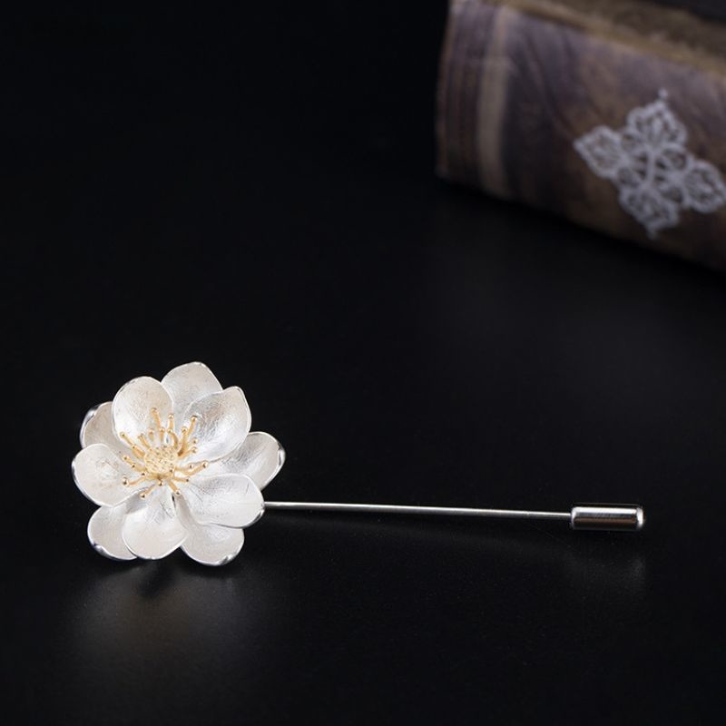 蓮の花のブローチ - 気品と美しさを身に着けることで魅力をアップ C040