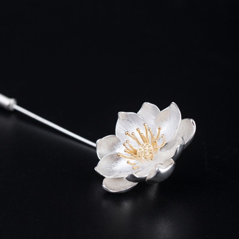 蓮の花のブローチ - 気品と美しさを身に着けることで魅力をアップ C040