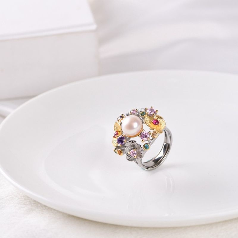 蓮の花のリング - 特別な日の装いに華やかさを添えること間違いありません R333