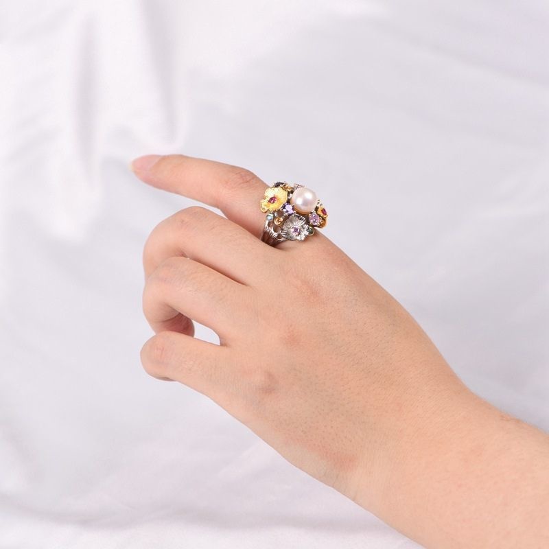 蓮の花のリング - 特別な日の装いに華やかさを添えること間違いありません R333