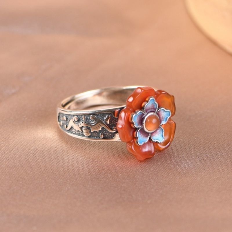 花のリング - 七宝焼の光沢が瑪瑙の深い色合いと見事に調和 R331