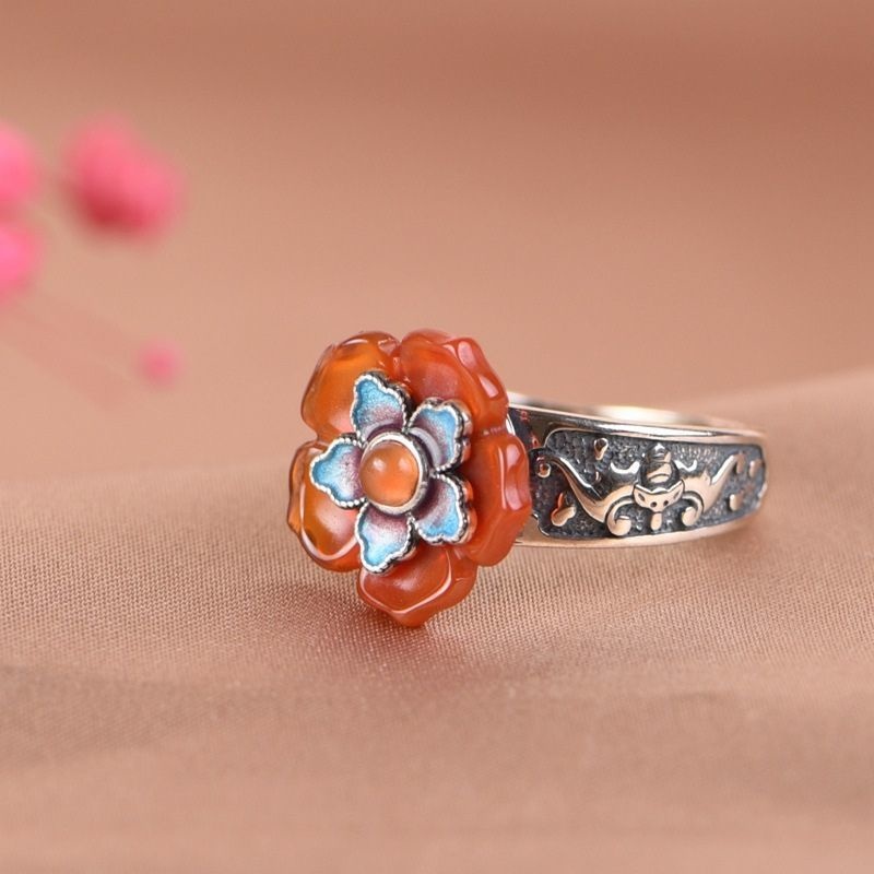 花のリング - 七宝焼の光沢が瑪瑙の深い色合いと見事に調和 R331