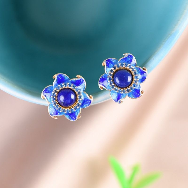 花のピアス - 七宝焼の技術と現代のセンスが見事に融合 P151