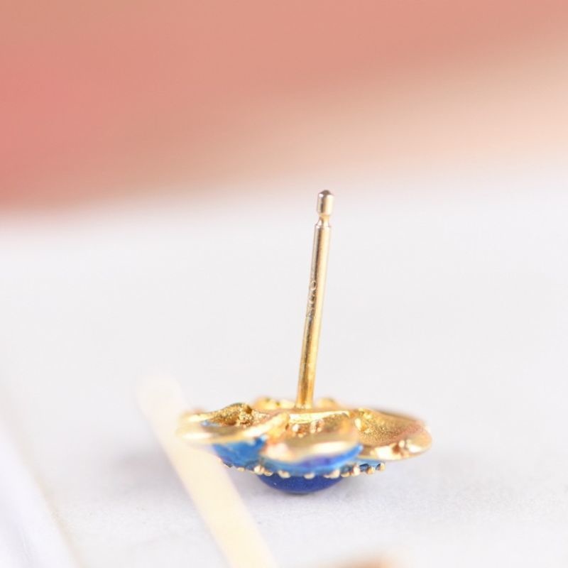 花のピアス - 七宝焼の技術と現代のセンスが見事に融合 P151