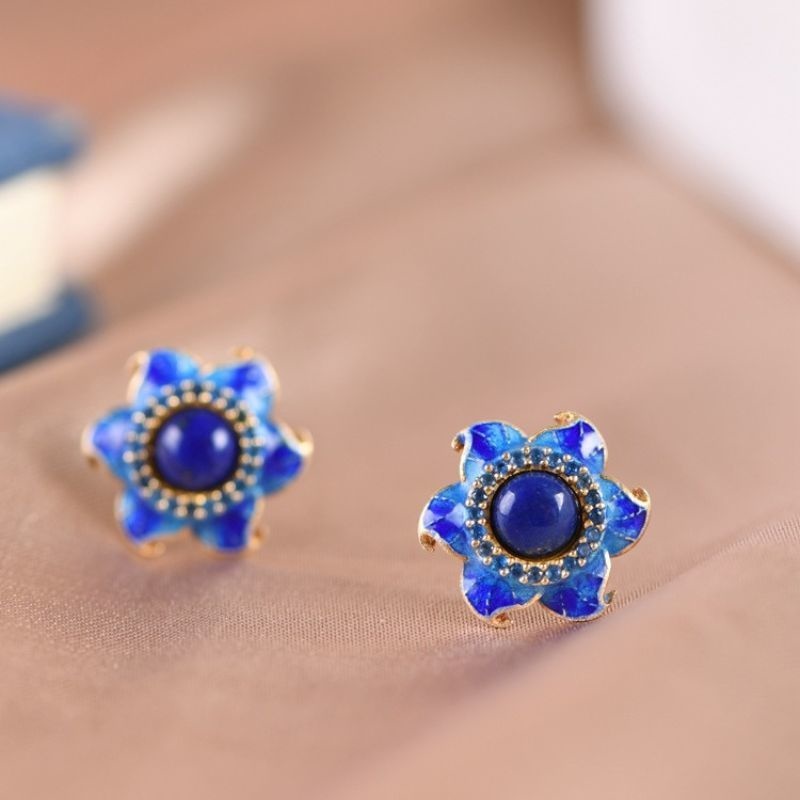 花のピアス - 七宝焼の技術と現代のセンスが見事に融合 P151