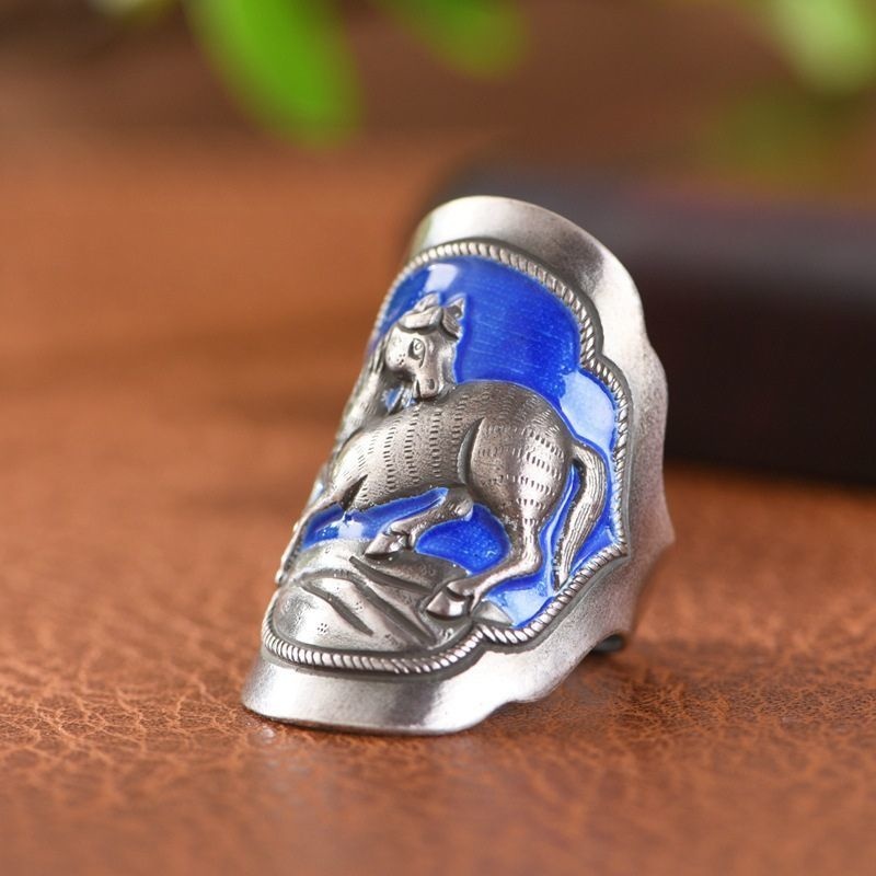 馬のリング - 職人の技術と情熱が詰まった一品 R338