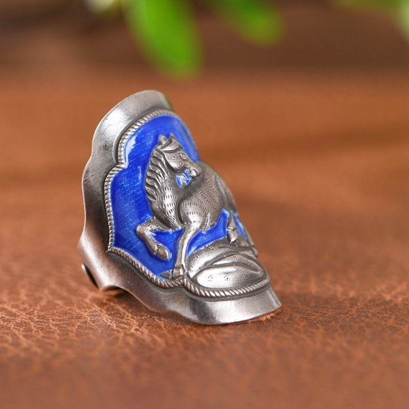 馬のリング - 職人の技術と情熱が詰まった一品 R338