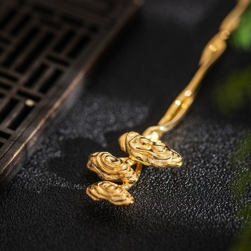 マンネンタケのかんざし - 瞬く間に華やかさと品格を引き立てる K155