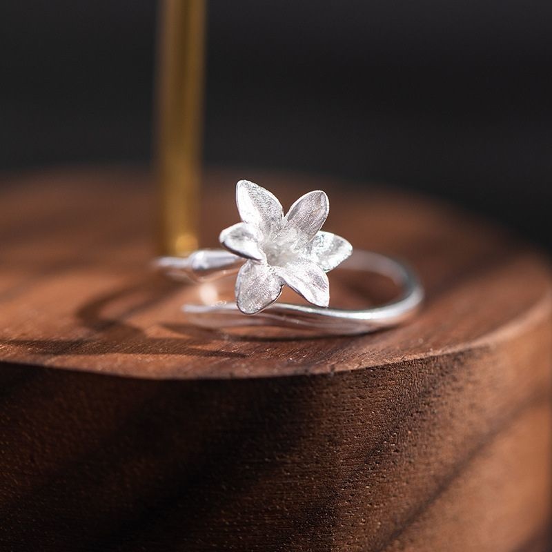 ヒヤシンスのリング - まるで本物の花を指に纏うかのように R356