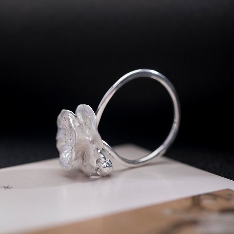 ヒナゲシのリング - 自然の美しさを指先に取り入れる R360