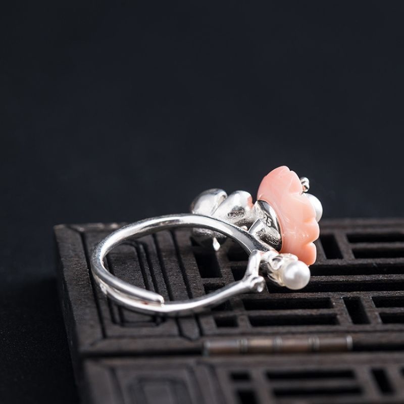 桜のリング - 緻密な彫刻で枝と花びらの形を表現 R361