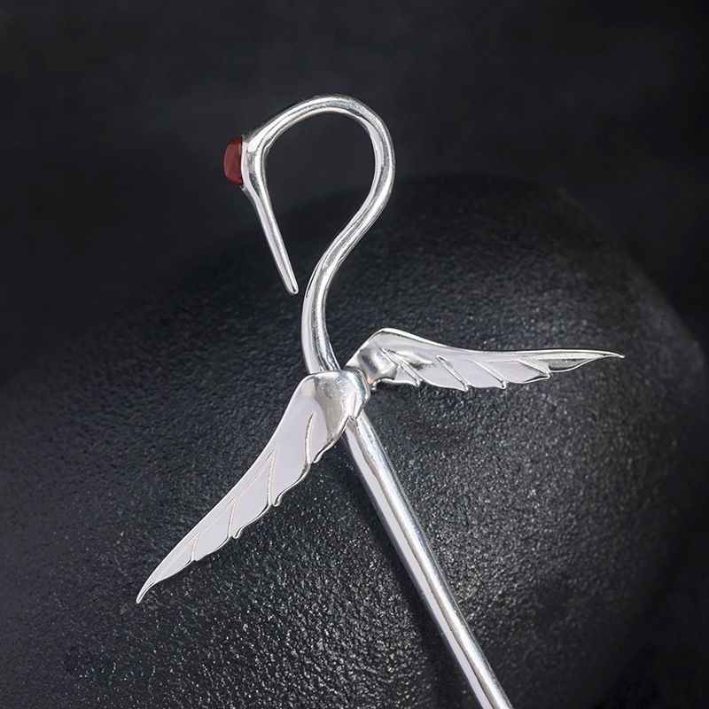 鶴のかんざし - 頭部の赤い部分が瑪瑙で表現された上品なアクセサリー K160