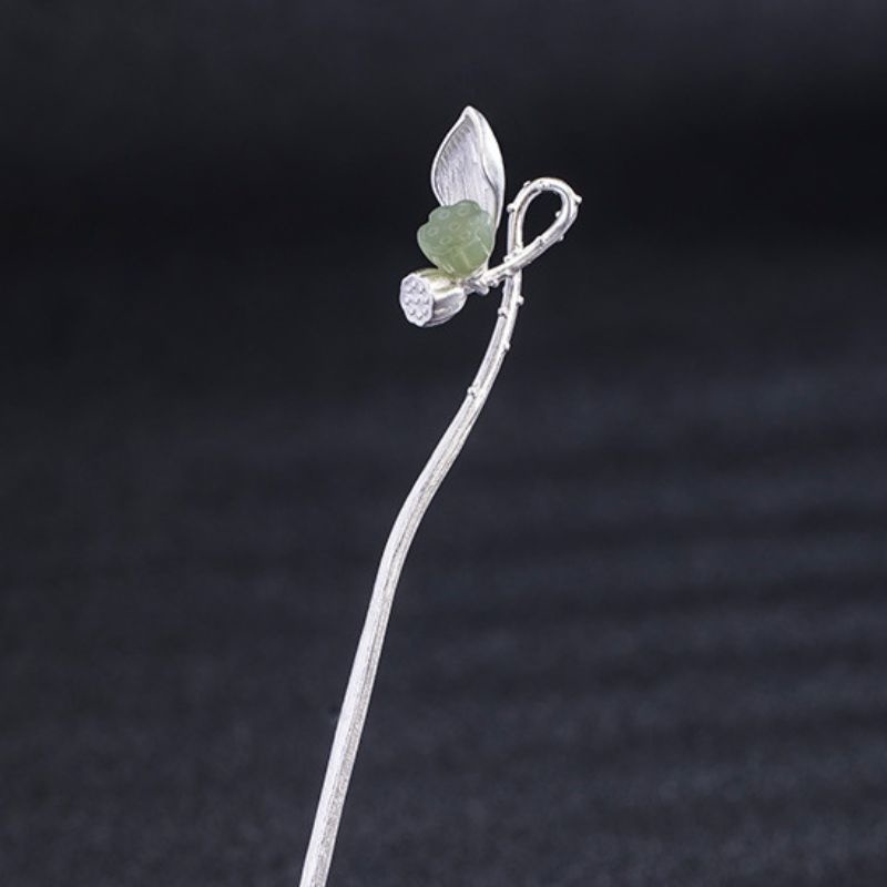 蓮のかんざし - ネフライトの緑はスターリングシルバーと絶妙に調和 K161