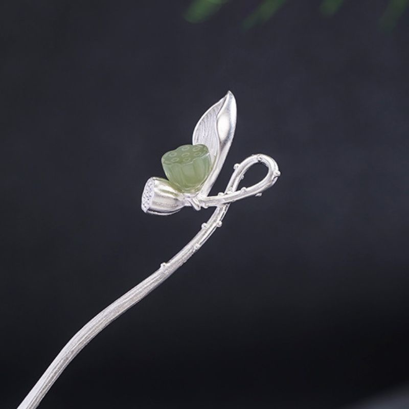 蓮のかんざし - ネフライトの緑はスターリングシルバーと絶妙に調和 K161