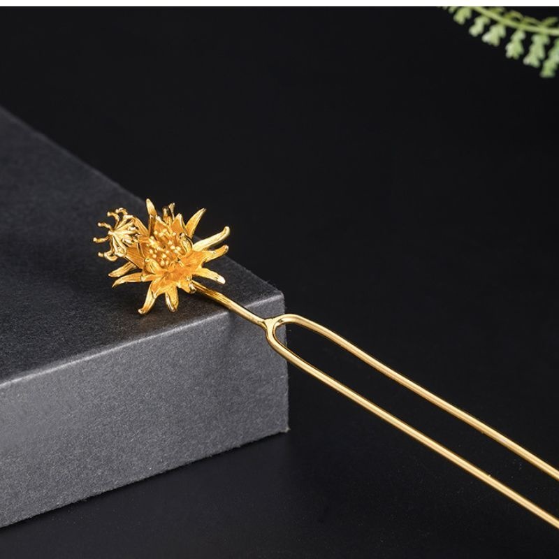 ゲッカビジンのかんざし - 上品な金色が際立ち、リアルに仕上げた K163