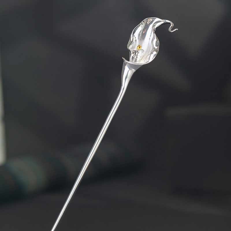 オランダカイウのかんざし - 精巧な作りとリアルなデザインが特徴的 K164