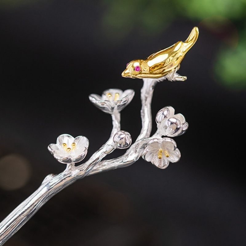 梅の花と鳥のかんざし - まるで陽光を浴びて輝いているかのように K165