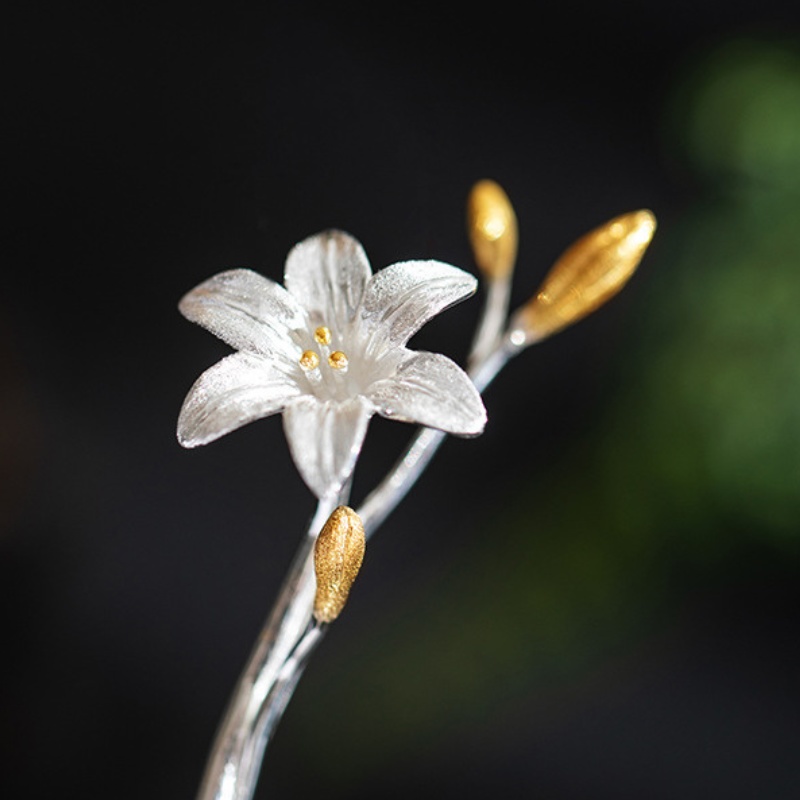百合のかんざし - 優雅な百合の花を忠実に再現したデザイン K166