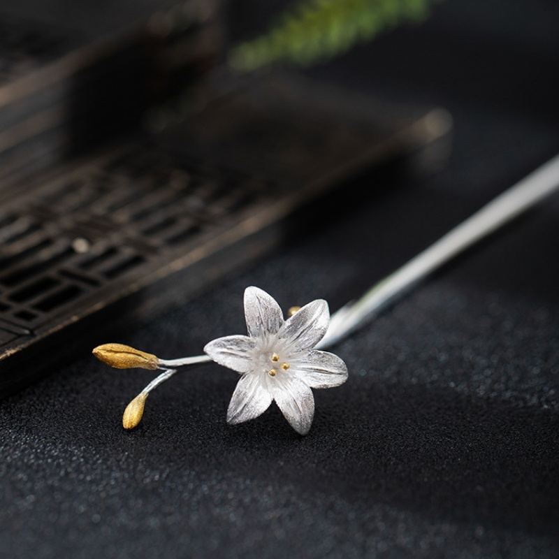 百合のかんざし - 優雅な百合の花を忠実に再現したデザイン K166