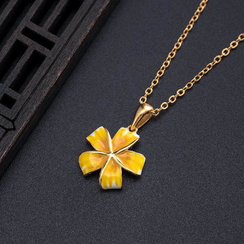 プルメリアのペンダント - 花の美しいグラデーションをリアルに再現 N106