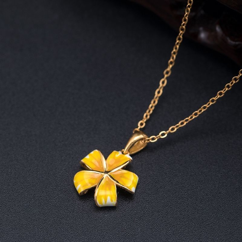 プルメリアのペンダント - 花の美しいグラデーションをリアルに再現 N106