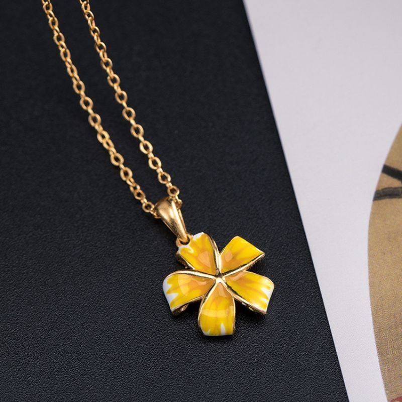 プルメリアのペンダント - 花の美しいグラデーションをリアルに再現 N106