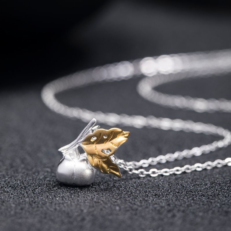 柿のペンダント - 自然の恵みと日本の風情を肌で感じることができる  N107