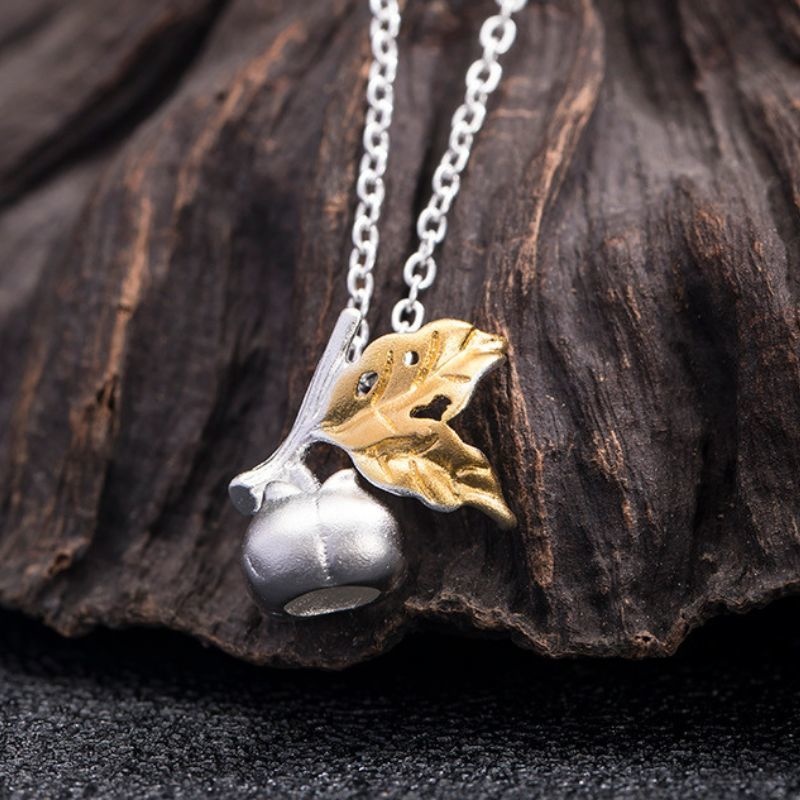 柿のペンダント - 自然の恵みと日本の風情を肌で感じることができる  N107