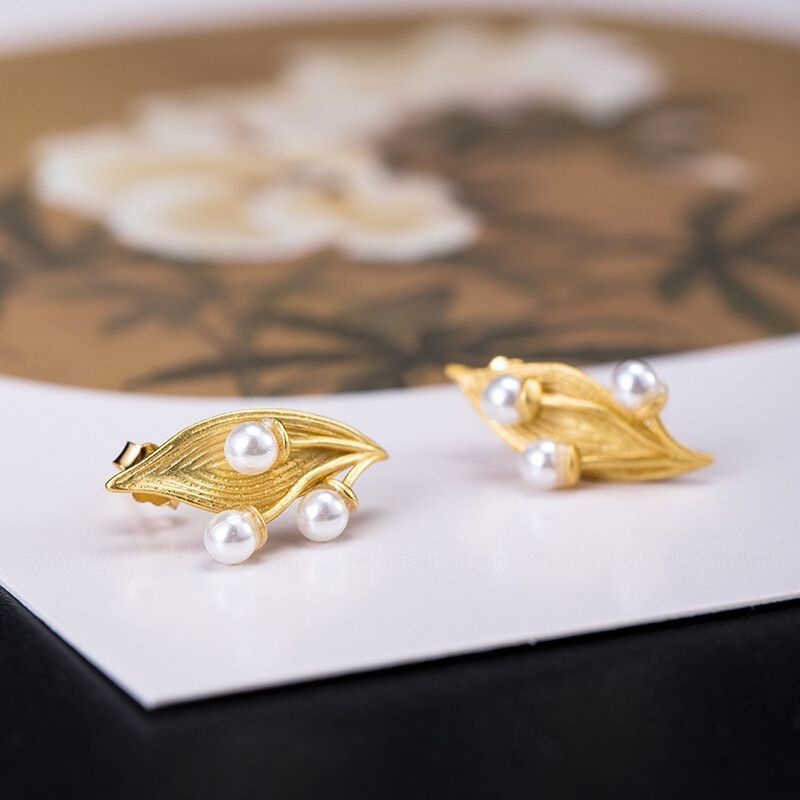 葉っぱのピアス - 繊細なデザインが耳元を彩り P159