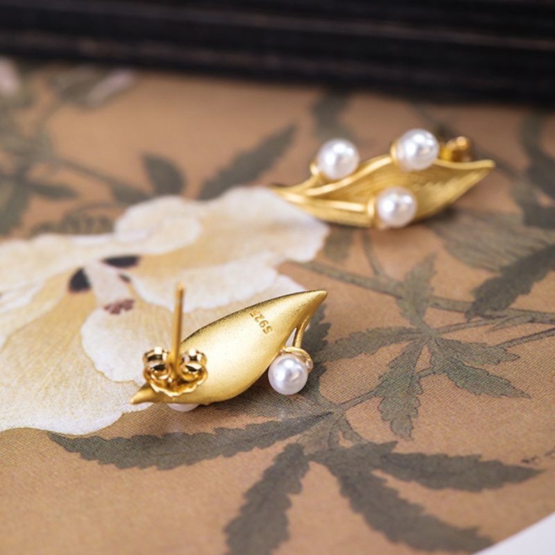 葉っぱのピアス - 繊細なデザインが耳元を彩り P159