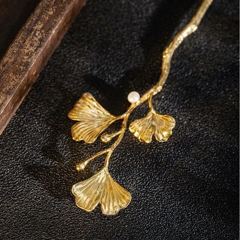 銀杏モチーフのかんざし - 秋の風情を身に纏う K167