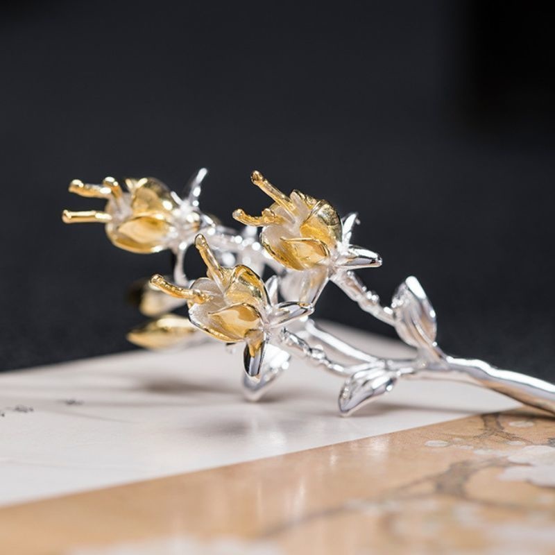 アブチロンのかんざし - 伝統的な和装にも現代的なスタイルにも合う K170