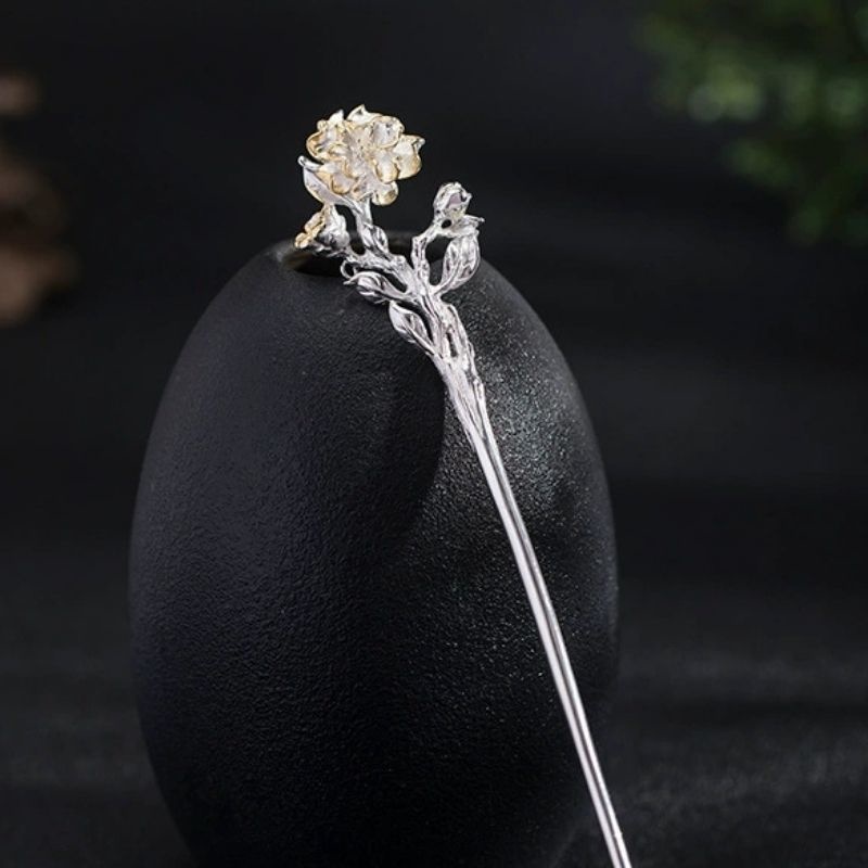 椿のかんざし - 和と洋のスタイルに馴染む優雅なデザイン K172