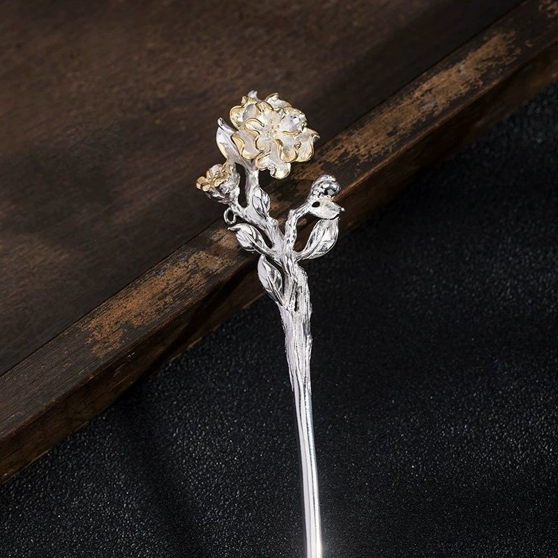 椿のかんざし - 和と洋のスタイルに馴染む優雅なデザイン K172