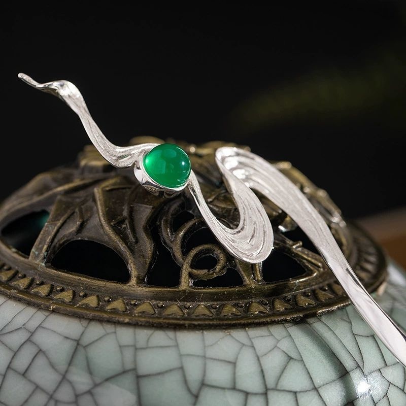 流れる川のかんざし - 自然の美しさと静けさを表現したデザイン K173