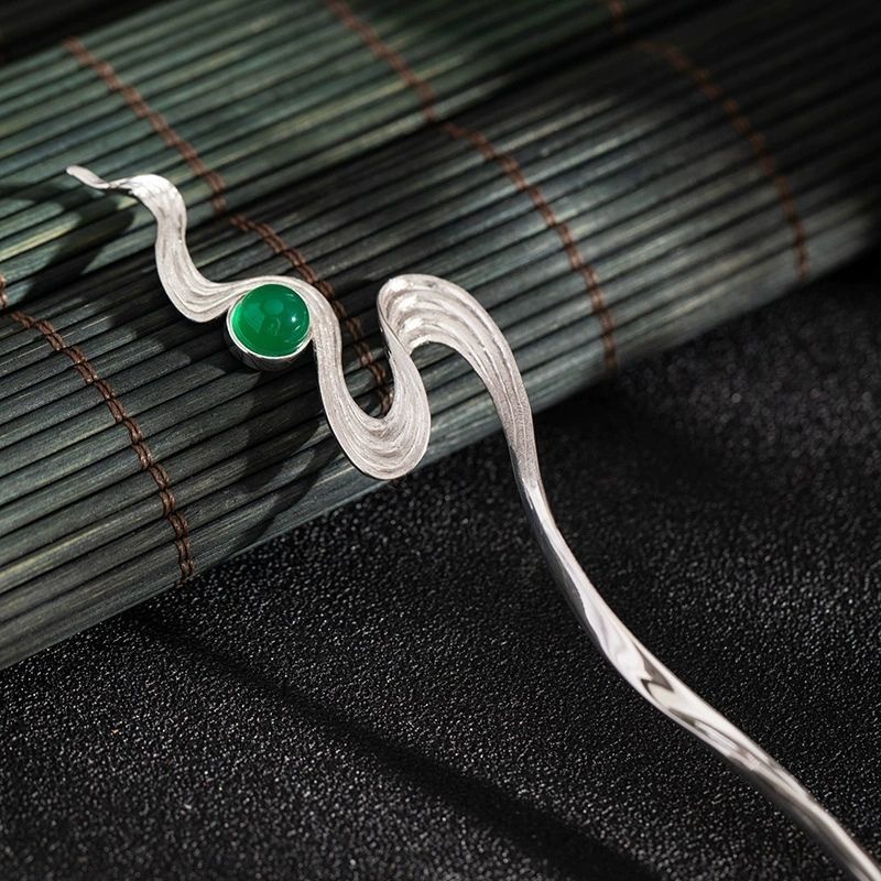 流れる川のかんざし - 自然の美しさと静けさを表現したデザイン K173