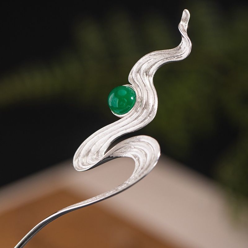 流れる川のかんざし - 自然の美しさと静けさを表現したデザイン K173