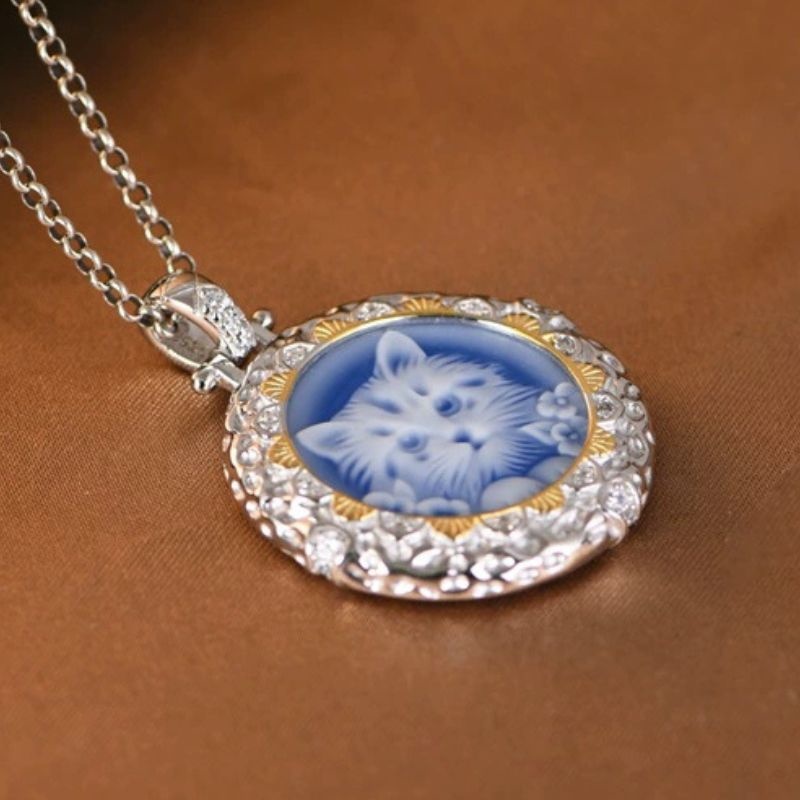 猫のカメオペンダント - 愛らしさと優雅さを兼ね備えたデザイン N141