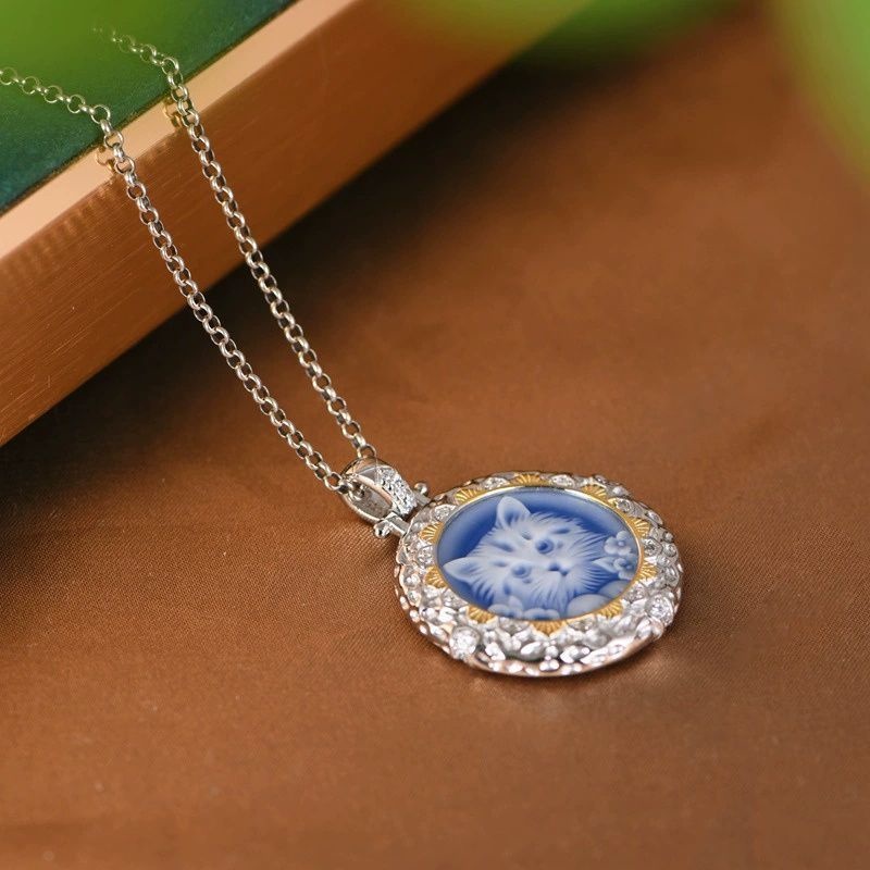 猫のカメオペンダント - 愛らしさと優雅さを兼ね備えたデザイン N141